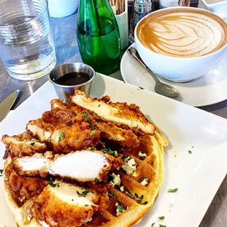Instagram photo by jann_bam - A Relos reunion always calls for #chickenandwaffles! #foodporn #instafood #foodstagram #eeeeeats #calieats #myfab5 #f52grams #eatfamous